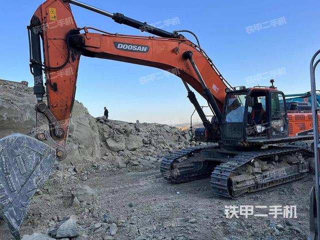 斗山DX520LC-9C挖掘机