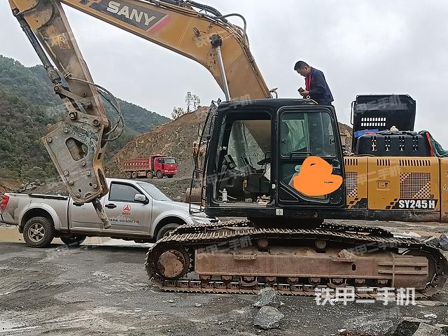 三一重工SY225C挖掘机