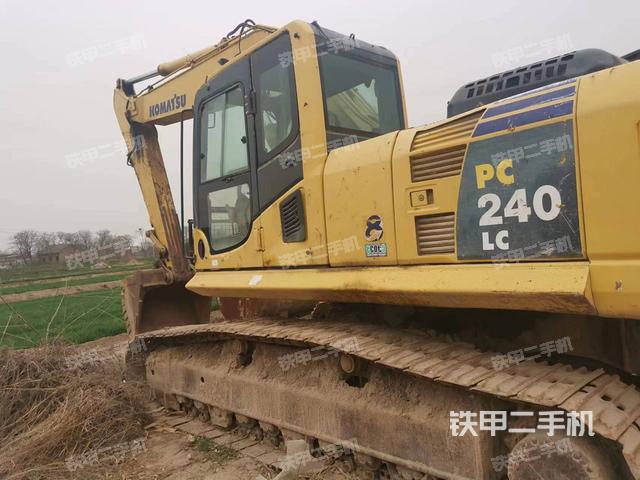 小松PC240LC-8挖掘机