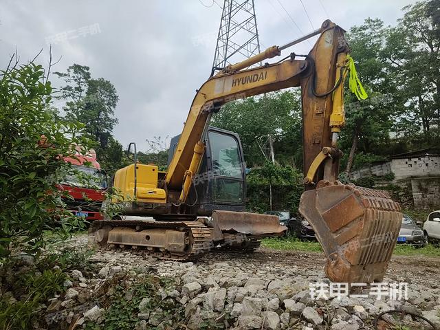 现代R80-7挖掘机