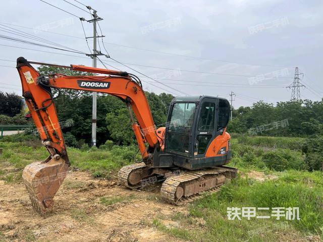 斗山DX60挖掘机