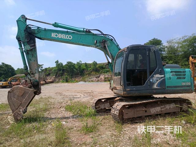 神钢SK130-8挖掘机