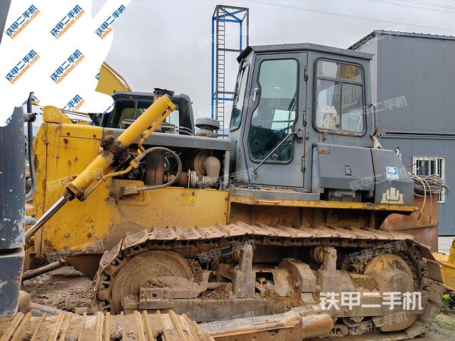 山推SD16标准型推土机