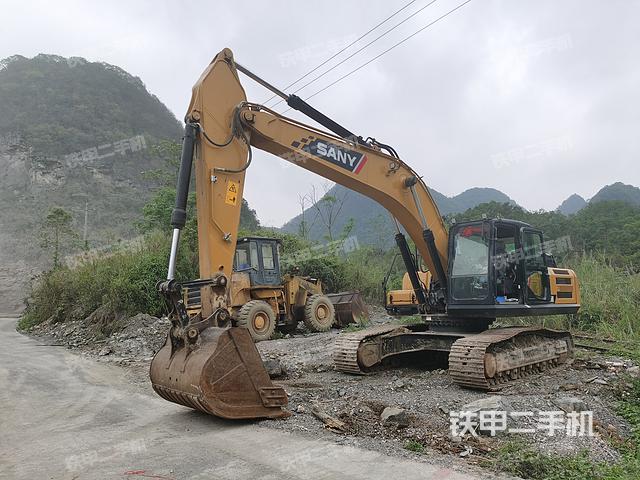 三一重工SY265C挖掘机