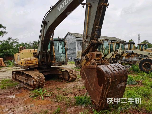 沃尔沃EC210B挖掘机