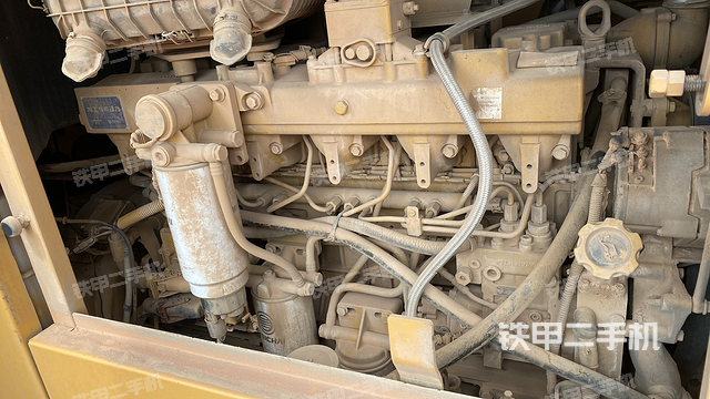 发动机右侧（整机外观及大件）