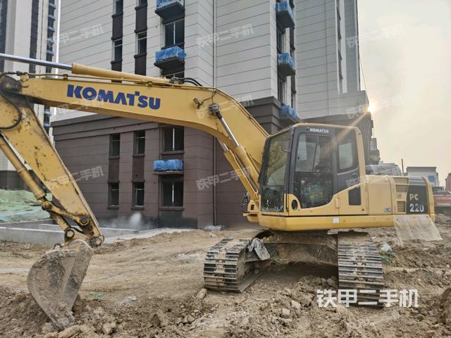 小松PC200-8M0挖掘机