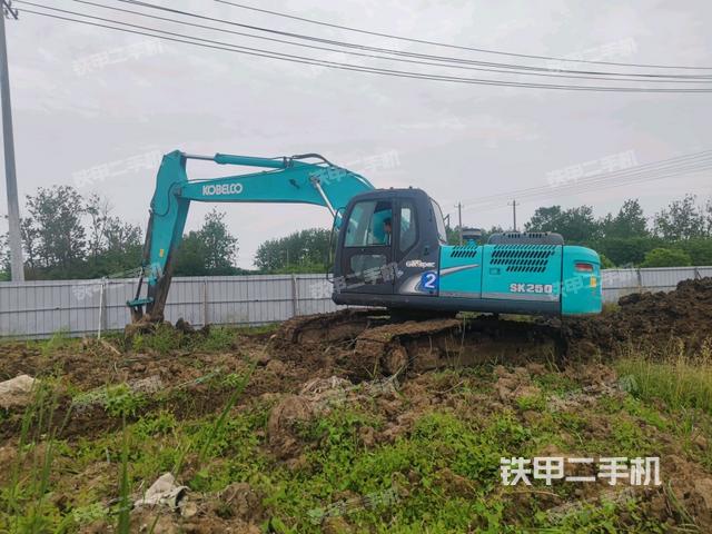 神钢SK210LC-8挖掘机