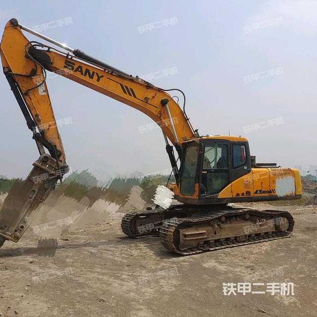 三一重工SY215C挖掘机