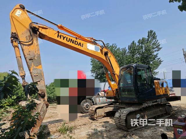 现代R215-7C挖掘机