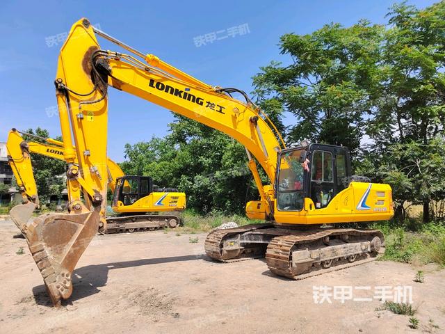 龙工LG6225E挖掘机