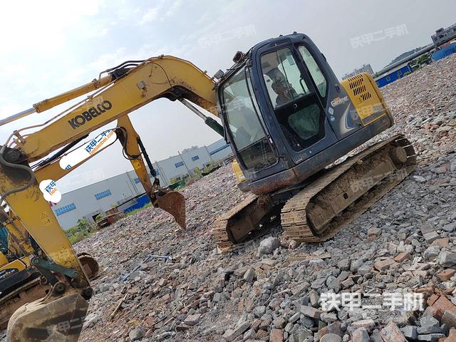 神钢SK75-8挖掘机