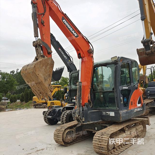 斗山DX55-9C挖掘机