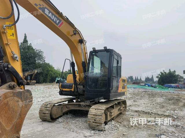 三一重工SY135C挖掘机