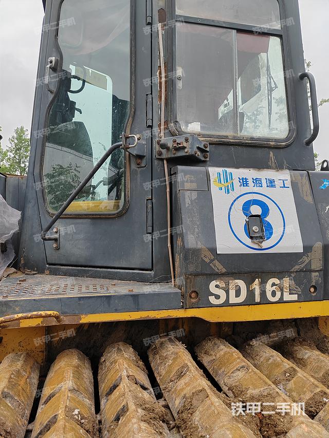 山推SD16L湿地型推土机