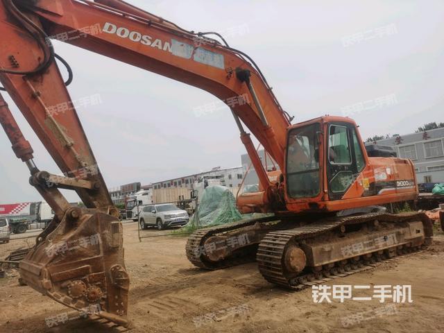 斗山DH300LC-7挖掘机