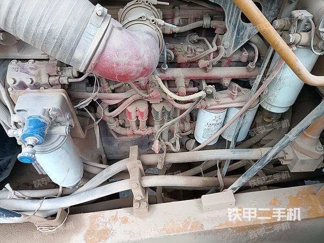 发动机左侧（整机外观及大件）