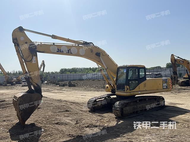 小松PC300-7挖掘机
