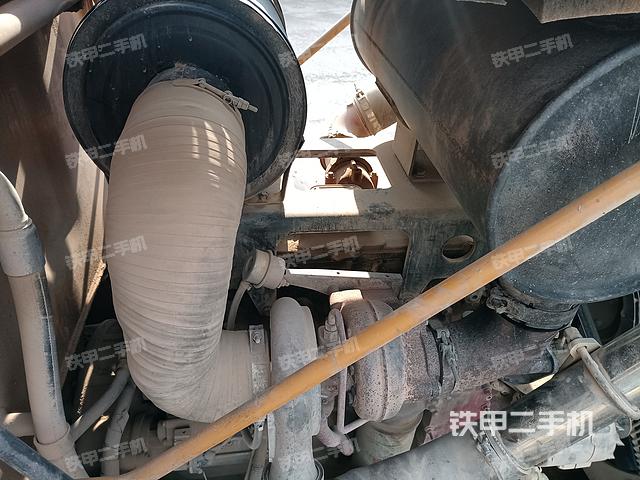 发动机右侧（整机外观及大件）