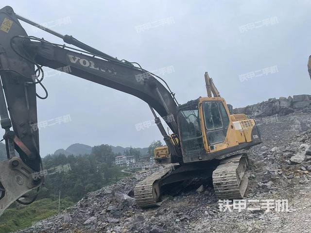 沃尔沃EC210BLC挖掘机