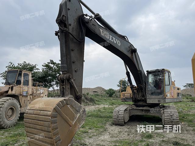 沃尔沃EC350D挖掘机