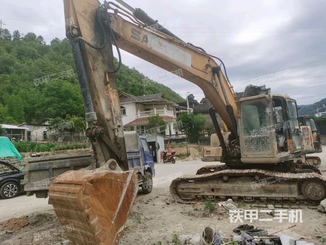 三一重工SY215C挖掘机