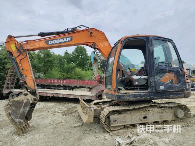 斗山DX75-9C挖掘机