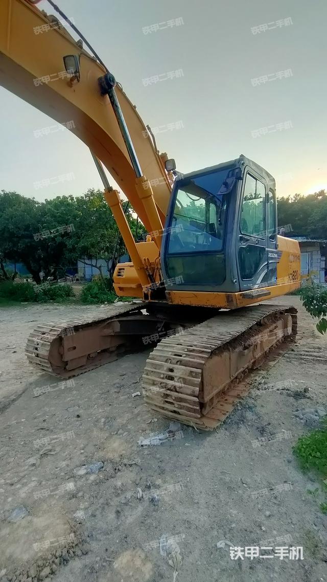 加藤HD820V挖掘机