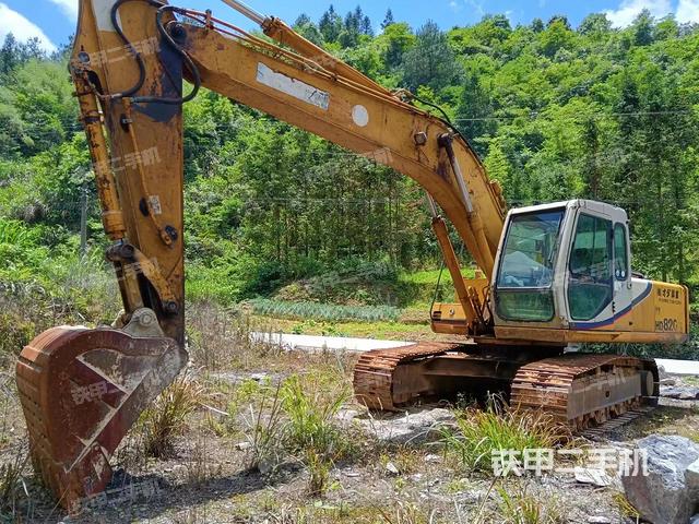 加藤HD820III挖掘机