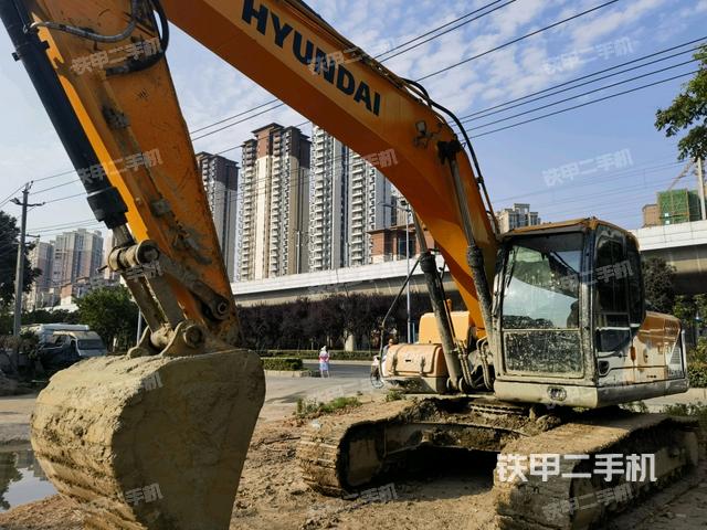 现代R225LVS挖掘机