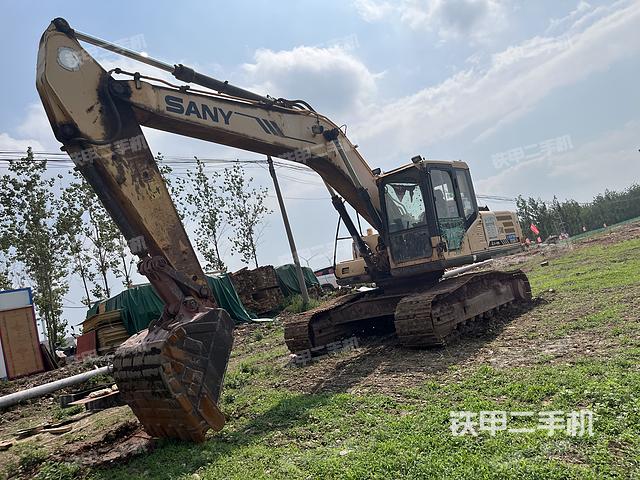三一重工SY215C挖掘机