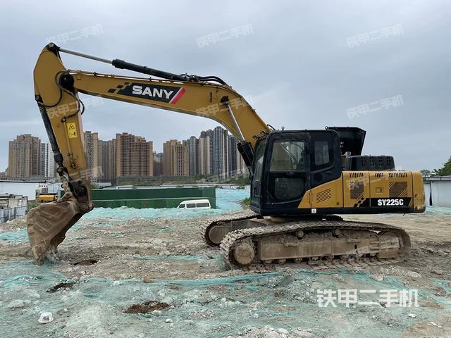 三一重工SY215C挖掘机
