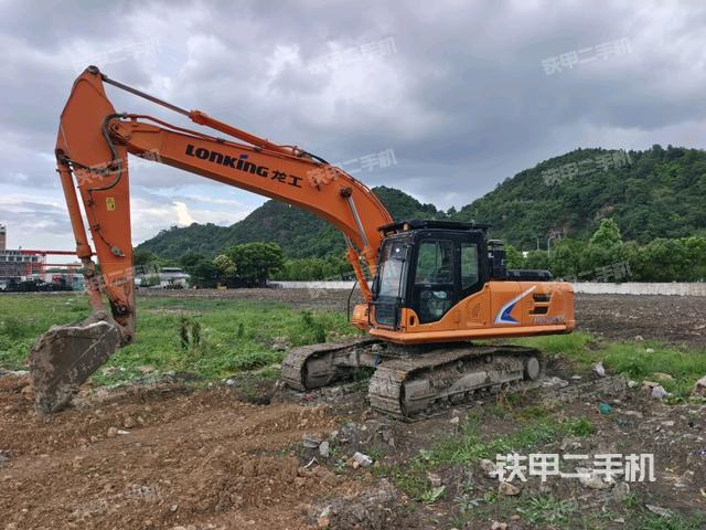 龙工LG6225NS挖掘机