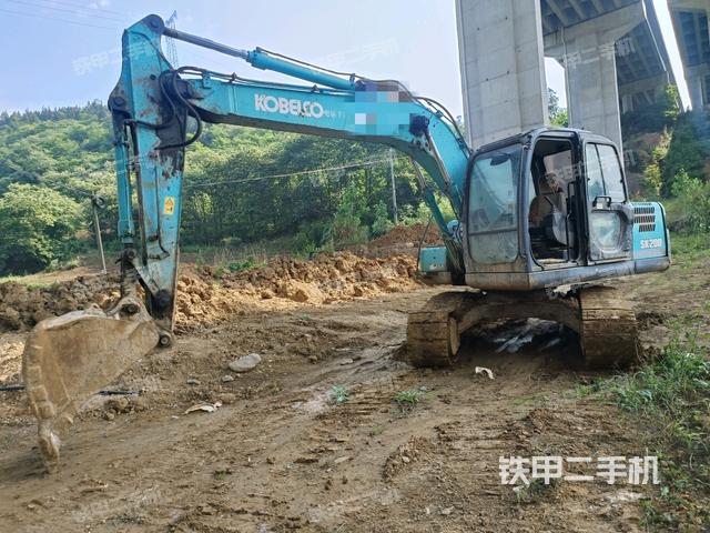 神钢SK140LC-8挖掘机