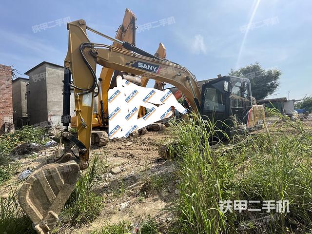 三一重工SY135C挖掘机