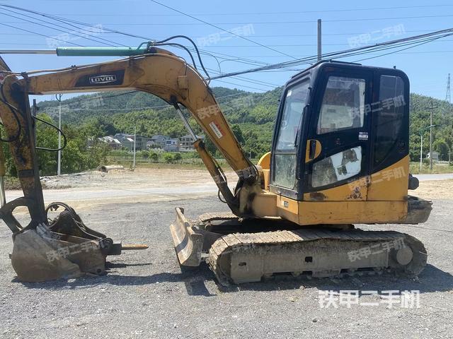 雷沃重工FR65V8挖掘机