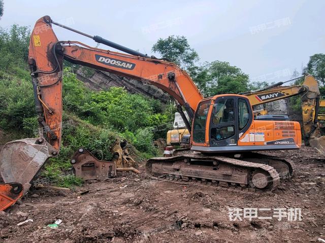 斗山DX260LC-9C挖掘机