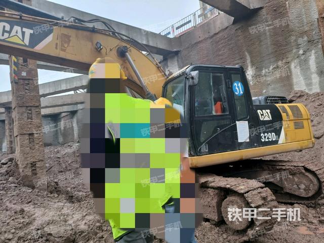 卡特彼勒323D2L挖掘机
