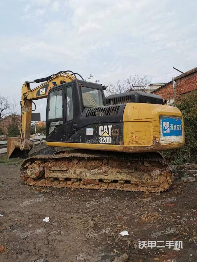 卡特彼勒CAT®318D2 L 小型液压挖掘机