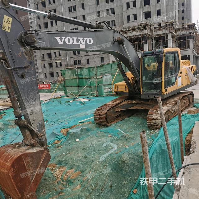 沃尔沃EC210BLC挖掘机