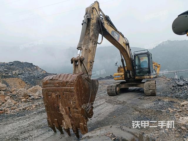 卡特彼勒323D液压挖掘机