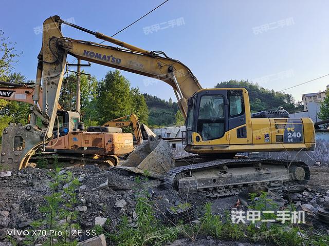 小松PC240LC-8挖掘机