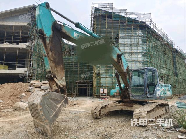 神钢SK260LC-8挖掘机