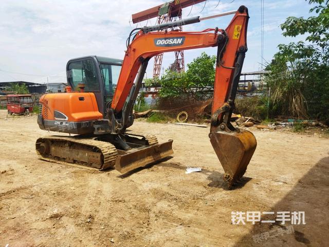 斗山DX55-9C挖掘机
