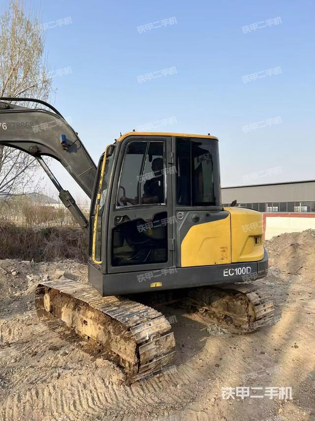 沃尔沃EC80D挖掘机