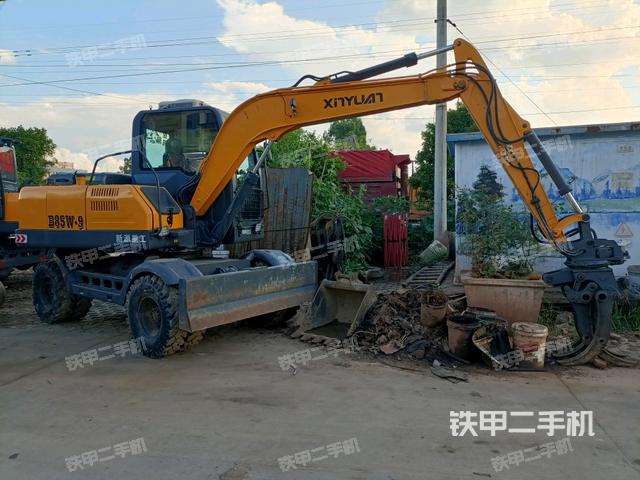 新源XY75W-9挖掘机