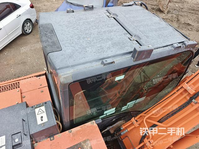 驾驶室顶部（整机外观）