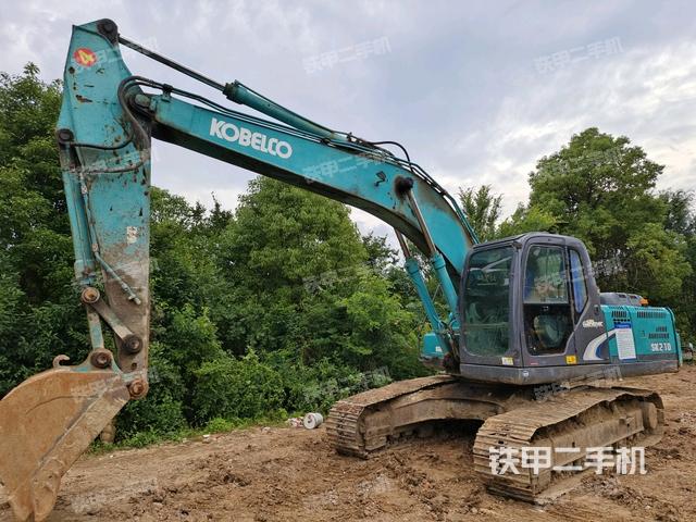 神钢SK210LC-8挖掘机