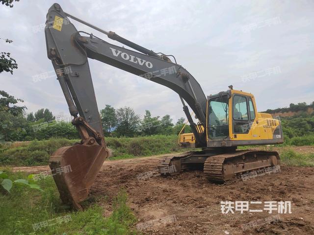 沃尔沃EC210B挖掘机