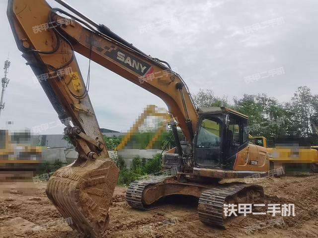 三一重工SY215C挖掘机